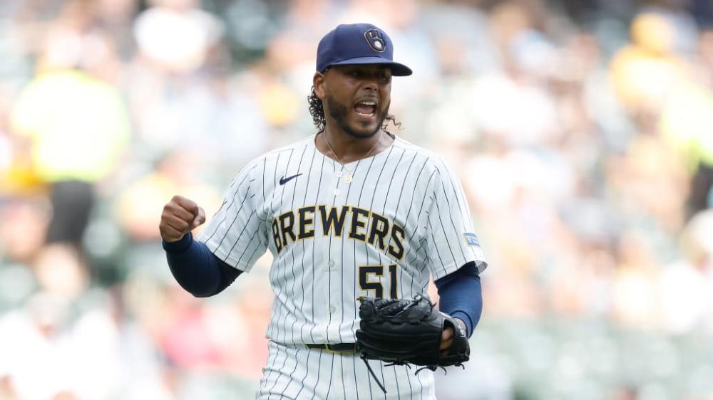 Freddy Peralta, clave en la racha de siete victorias de los Cerveceros, firmó una de sus mejores aperturas del año antes de la pausa por el Juego de Estrellas.