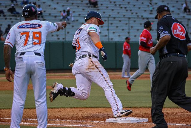 Escogido Vs Toros
