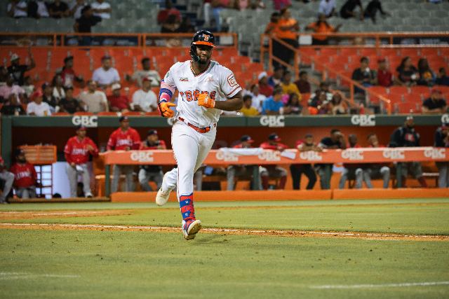 Escogido Vs Toros: Jesus Sanchez