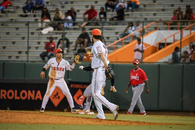 Escogido Vs Toros