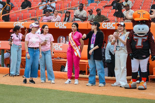 Escogido Vs Toros: Kristal Quiñones, María Pión Rijo, Mía De Aza