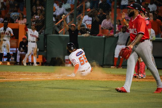 Escogido Vs Toros