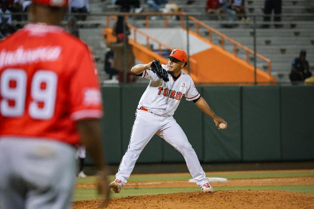 Escogido Vs Toros