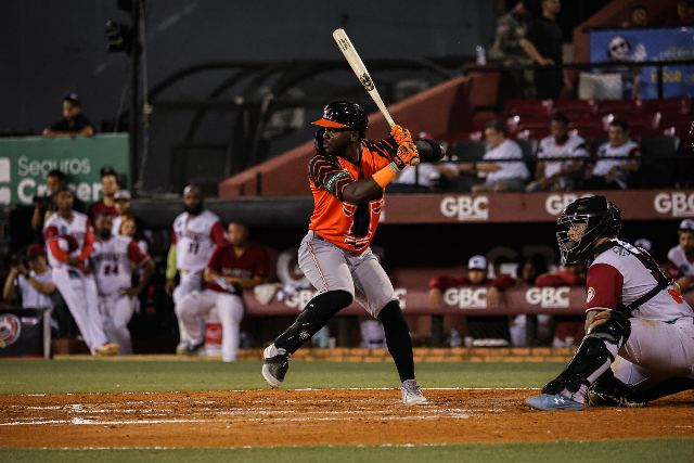 Toros Vs Gigantes: Ronny Simón