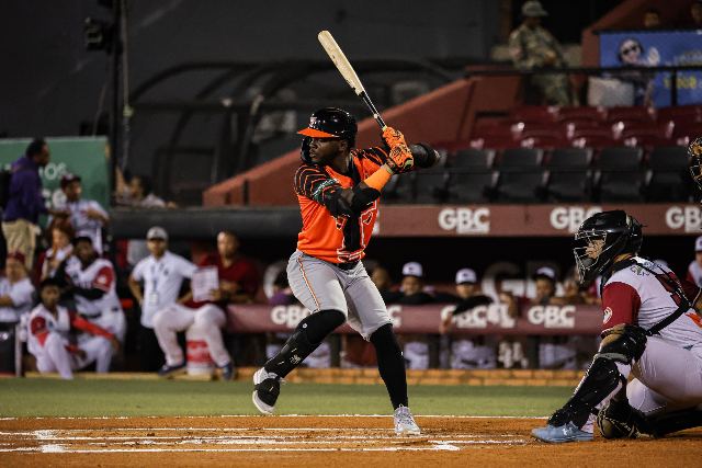 Toros Vs Gigantes: Ronny Simón