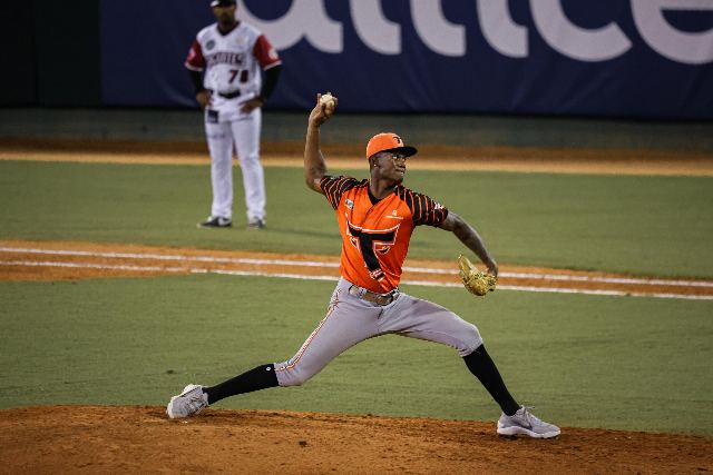 Toros Vs Gigantes: Phillips Valdez