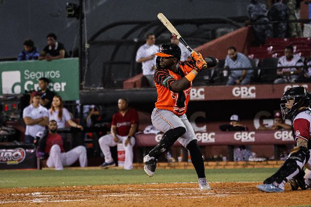 Toros Vs Gigantes: Ronny Simón