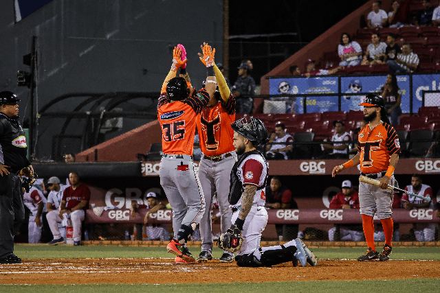 Toros Vs Gigantes