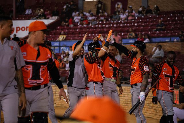 Toros Vs Gigantes: Ronny Simón