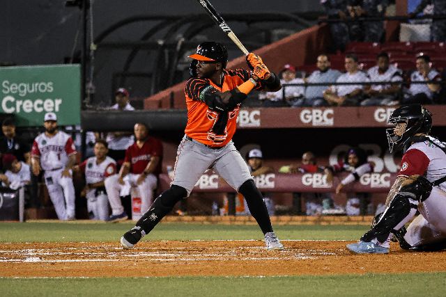 Toros Vs Gigantes: Ronny Simón