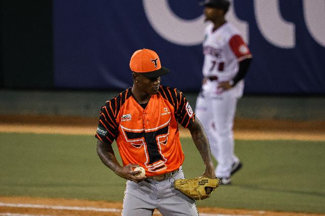 Toros Vs Gigantes: Phillips Valdez