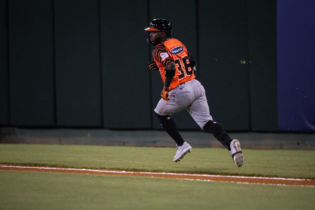 Toros Vs Gigantes: Ronny Simón
