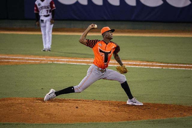 Toros Vs Gigantes: Phillips Valdez