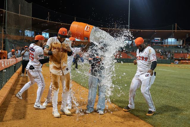 Águilas Vs Toros: Allan Castro