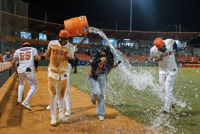 Águilas Vs Toros: Allan Castro