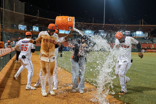 Águilas Vs Toros: Allan Castro
