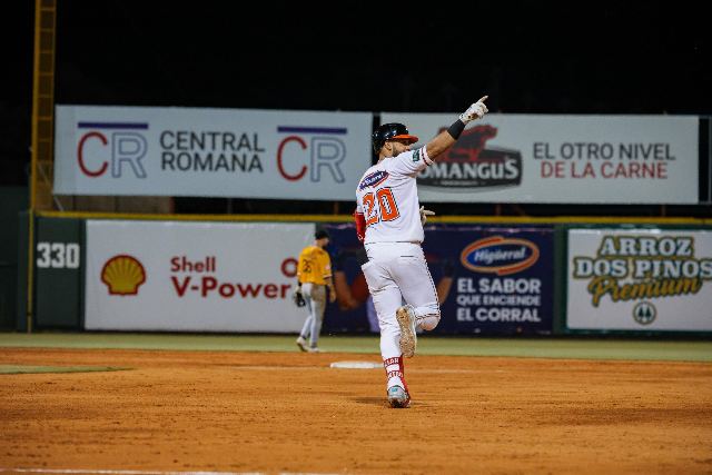 Águilas Vs Toros: Allan Castro