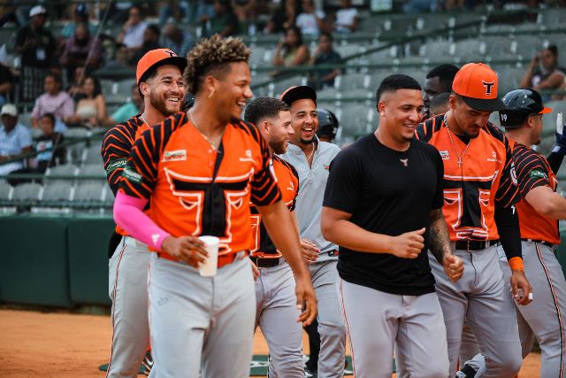 Toros Vs Estrellas: Ismael Alcantara, Pedro Severino