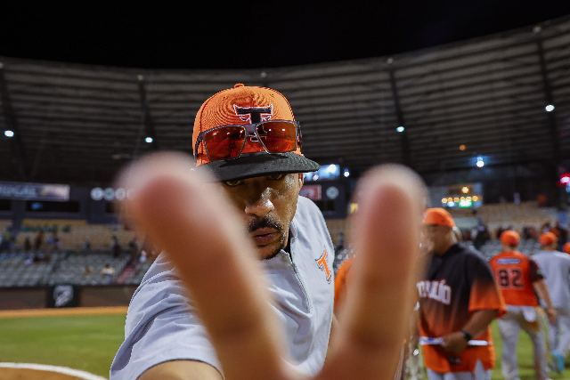 Toros Vs Estrellas: Víctor Estévez