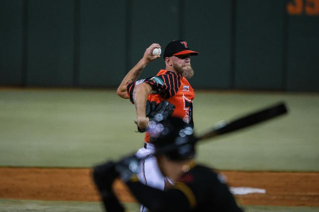 Águilas Vs Toros: Evan Grills